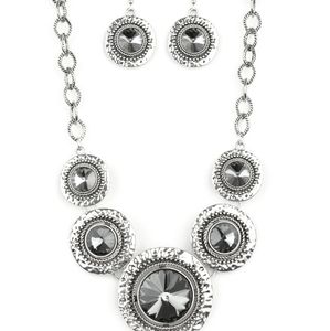 Paparazzi Necklace Set